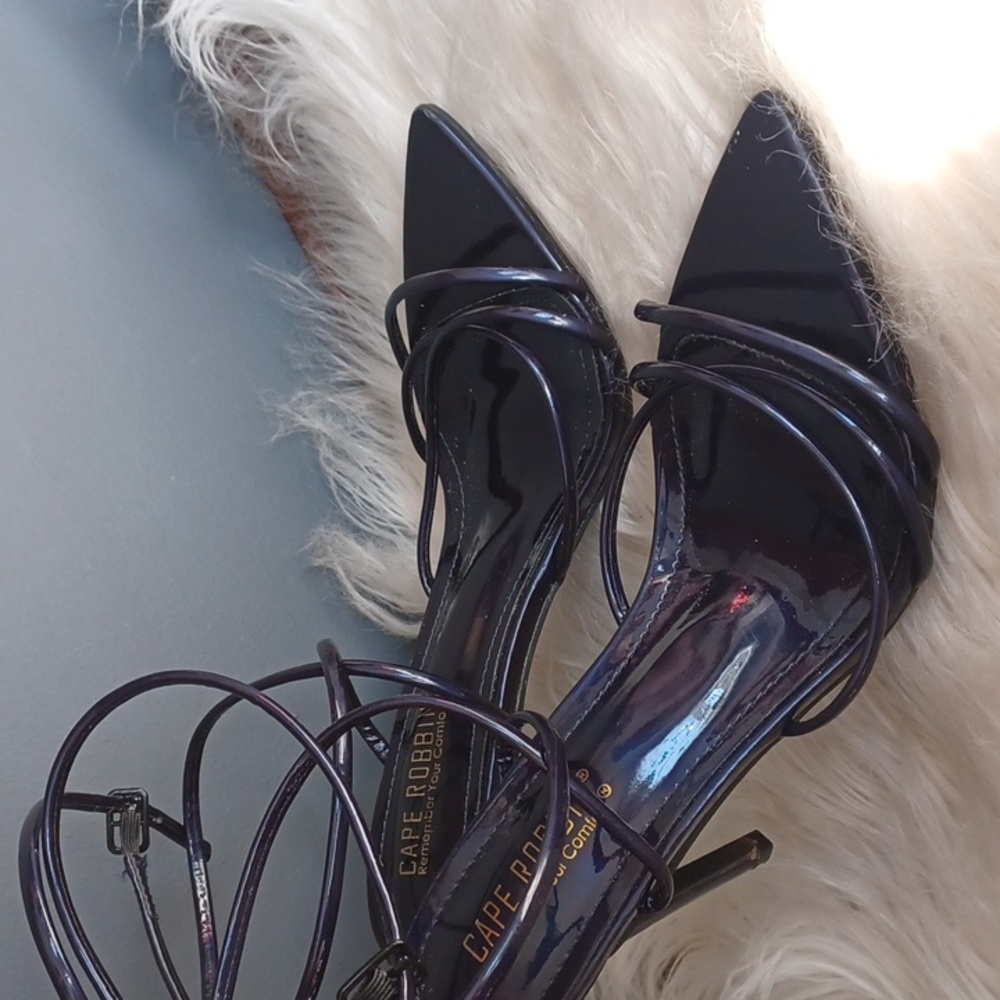 Cape Robbin  sexy  heels